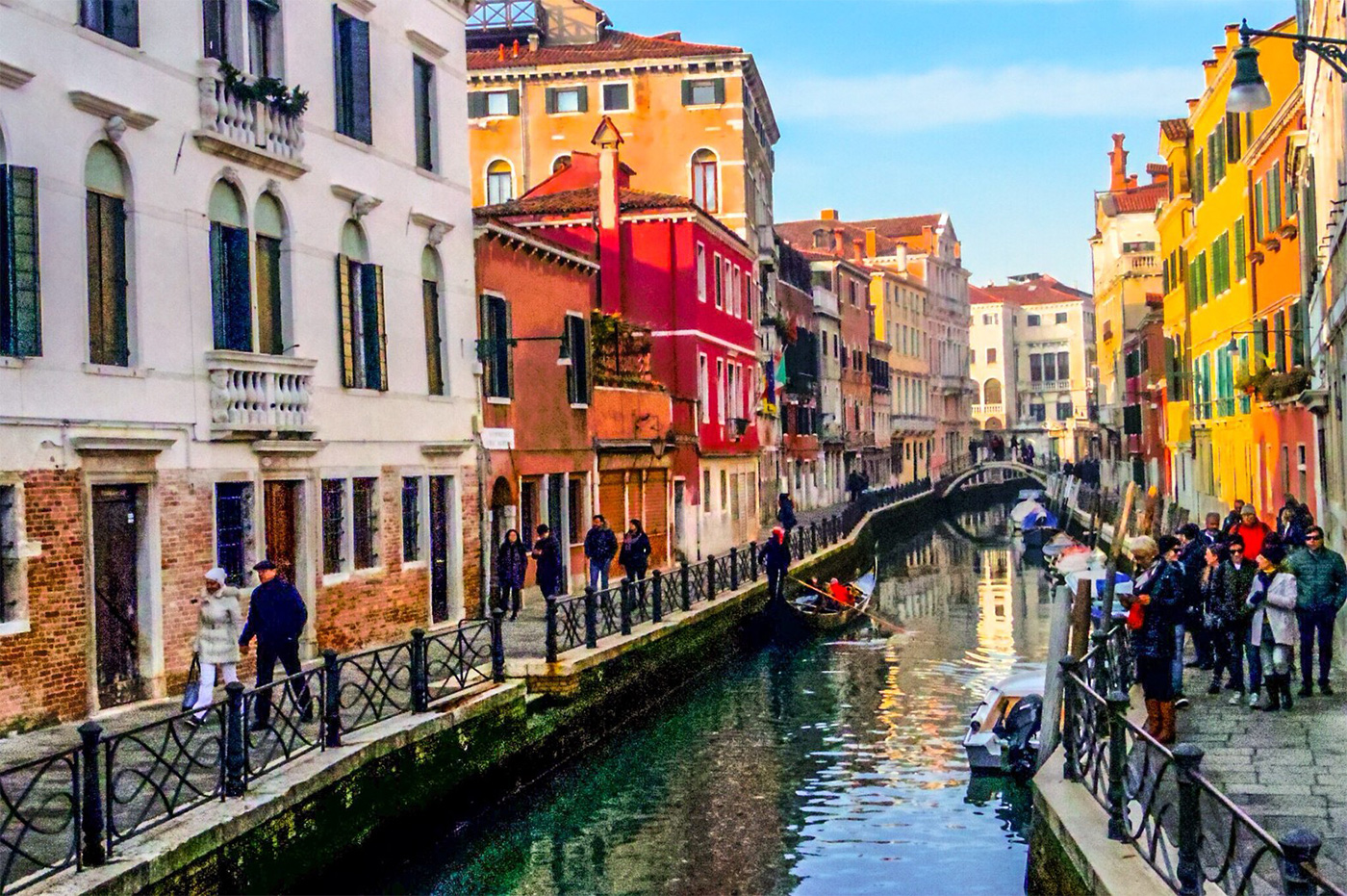 イタリア